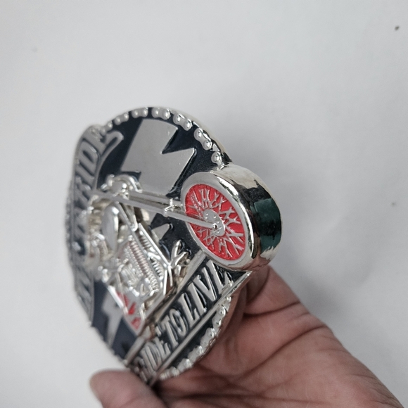 Unisex "Live To Ride - Ride To Live" Skelton Riding Motorcycle Belt Buckle - Picture 2 of 6